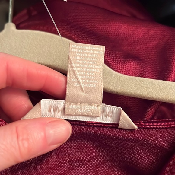 NWT Banana Republic Sleeveless Top Burgundy Polyester XS - Picture 6 of 6